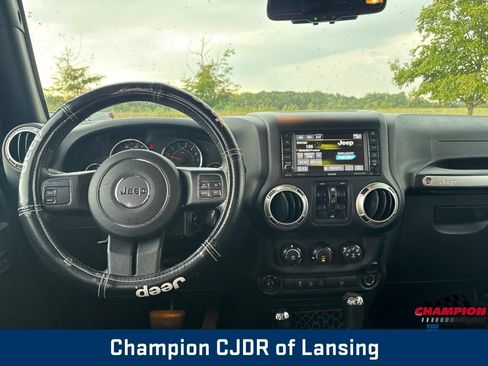 Used 2016 Jeep Wrangler Unlimited Sahara AWD/4WD image 2