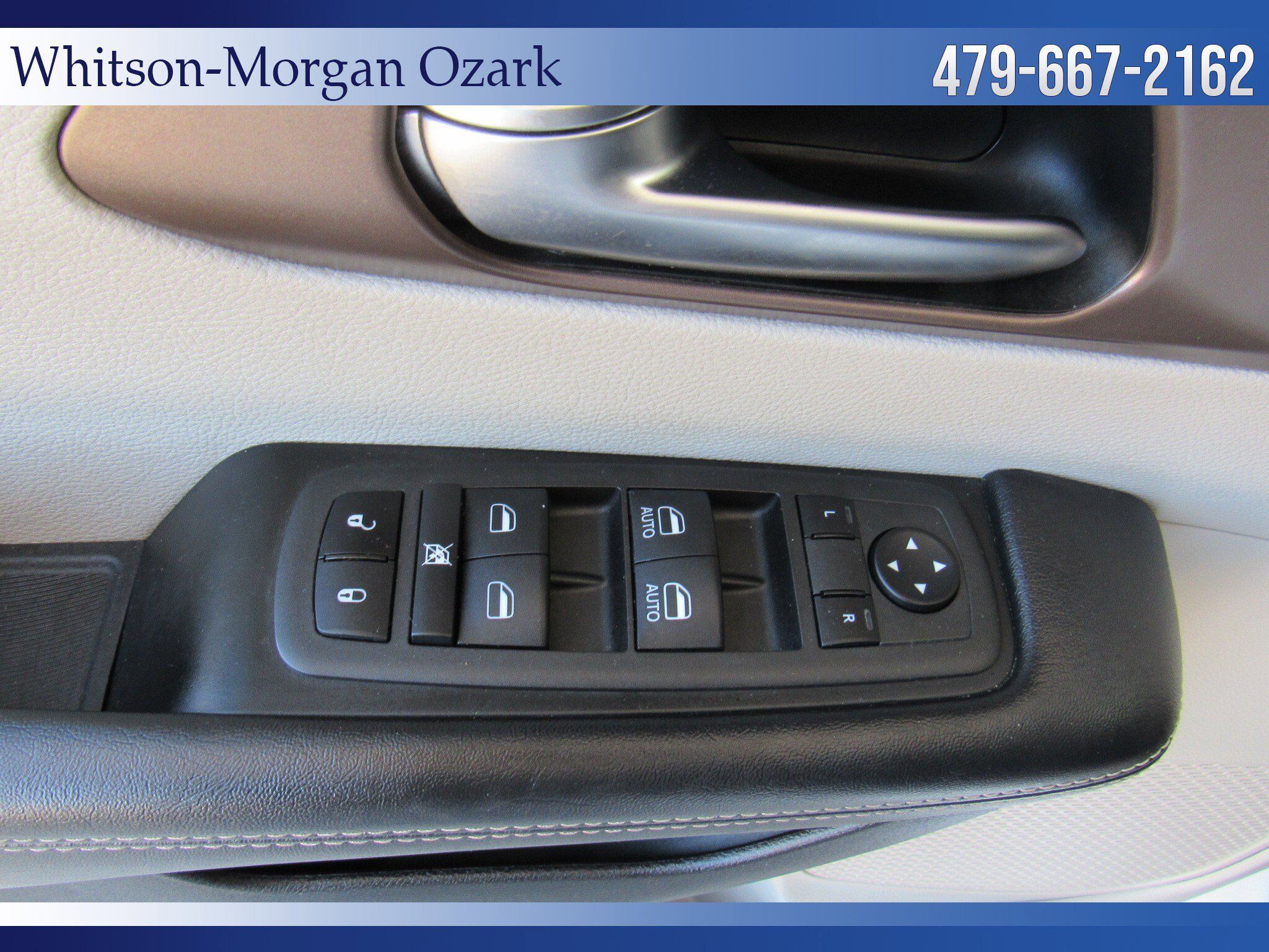 Used 2022 Chrysler Voyager LX FWD image 37