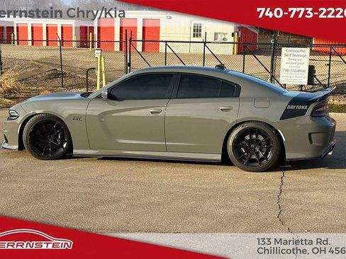Used 2017 Dodge Charger R/T image 34