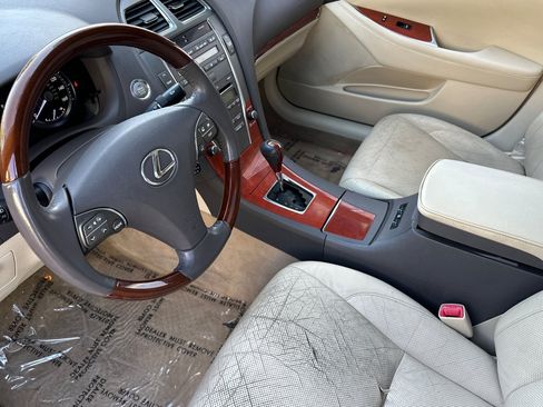 Used 2011 Lexus ES 350 FWD image 4