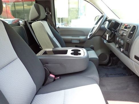 Used 2009 Chevrolet Silverado 1500 W/T w/ LS Package RWD image 4