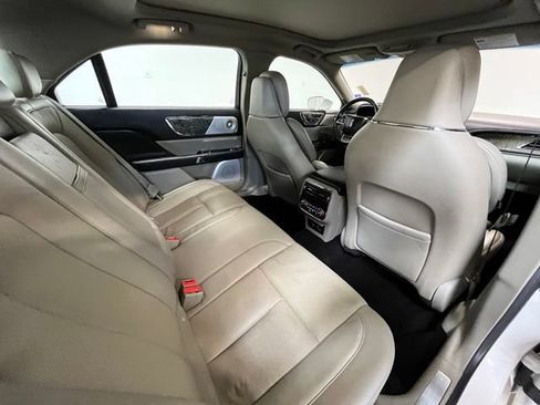 Used 2018 Lincoln Continental Reserve AWD/4WD image 12