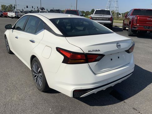 Used 2025 Nissan Altima 2.5 SV FWD image 8