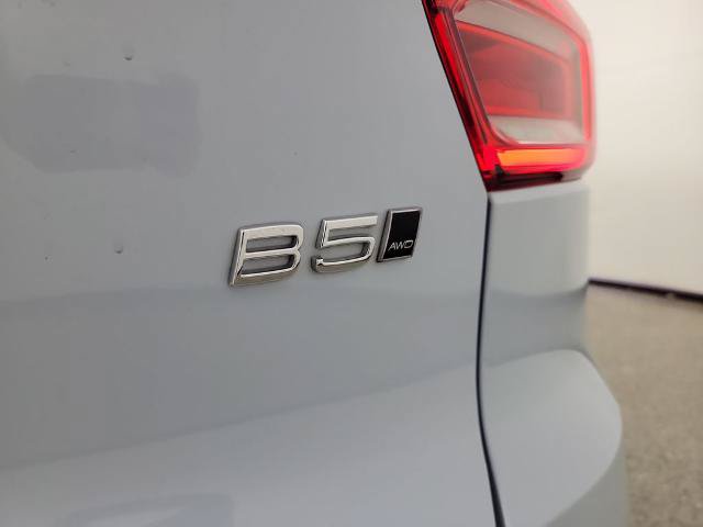 Used 2024 Volvo XC40 B5 Plus AWD/4WD image 7
