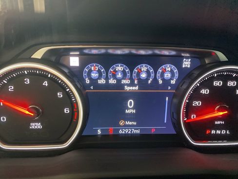 Used 2022 Chevrolet Silverado 1500 High Country w/ Technology Package image 5