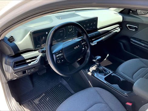 Used 2025 Kia K4 EX FWD image 17