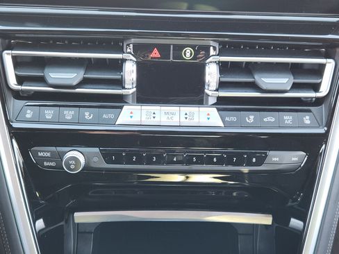 Used 2024 BMW M850i xDrive Coupe image 22