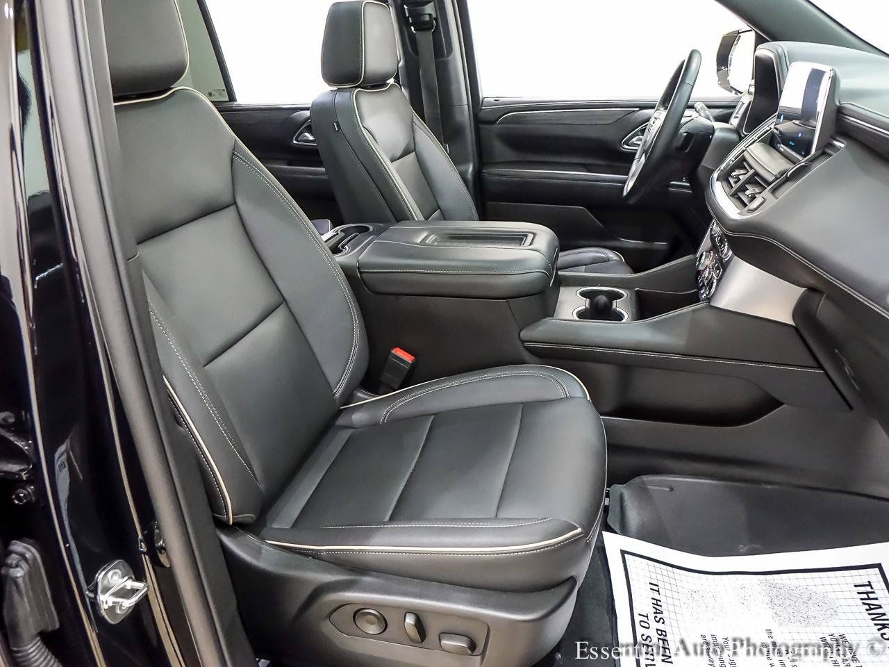 Used 2023 GMC Yukon SLT w/ SLT Luxury Package AWD/4WD image 32