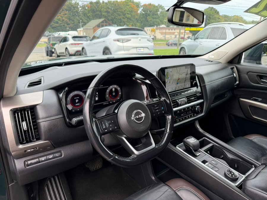 Used 2022 Nissan Pathfinder Platinum w/ Lighting Package (N92) AWD/4WD image 17