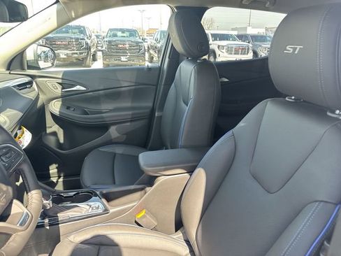 New 2026 Buick Encore GX Sport Touring w/ Advanced Technology Package FWD image 11