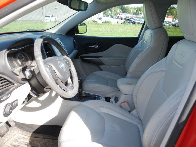 Used 2021 Jeep Cherokee Latitude Lux AWD/4WD image 3