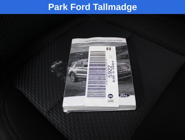 Used 2023 Ford Explorer XLT AWD/4WD image 29