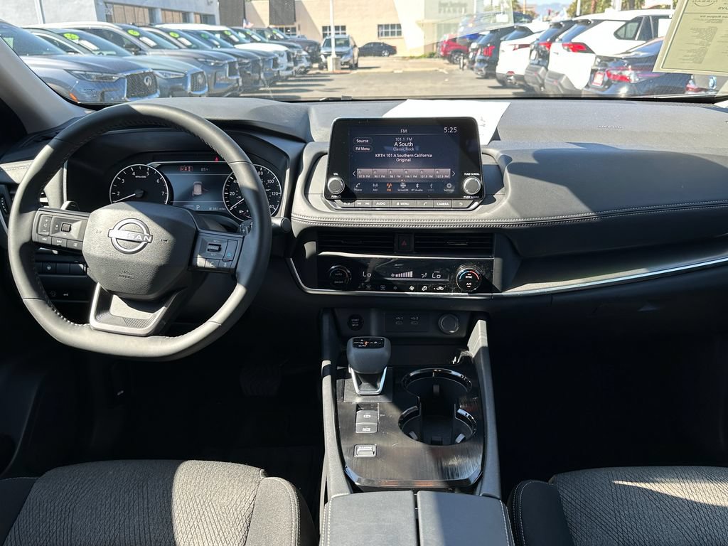 Used 2026 Nissan Rogue SV FWD image 20