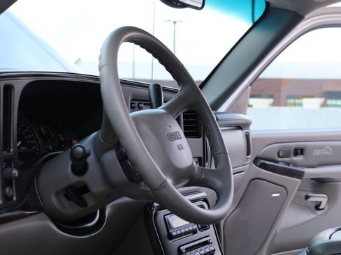 Used 2001 GMC Yukon XL Denali AWD/4WD image 88
