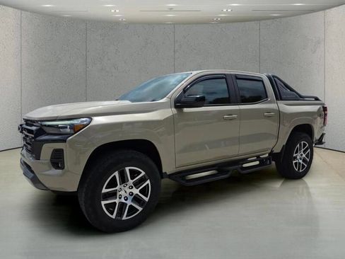 Used 2024 Chevrolet Colorado Z71 w/ Z71 Convenience Package 2 AWD/4WD image 31