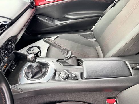 Used 2016 MAZDA MX-5 Miata Club RWD image 13