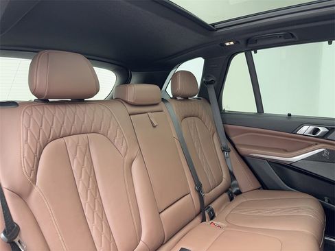 Used 2022 BMW X5 M50i w/ Dynamic Handling Package image 47