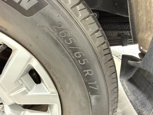 Used 2023 Nissan Frontier SV w/ SV Convenience Package image 46