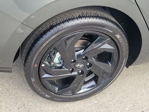 New 2026 Hyundai Elantra SEL Sport FWD image 25