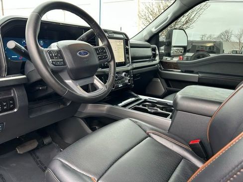 Used 2025 Ford F350 Lariat w/ Black Appearance Package image 18