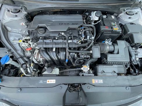Used 2024 Hyundai Elantra SEL FWD image 32