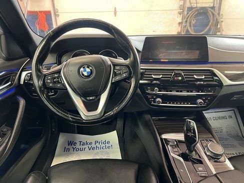 Used 2018 BMW 530i xDrive w/ Premium Package AWD/4WD image 7