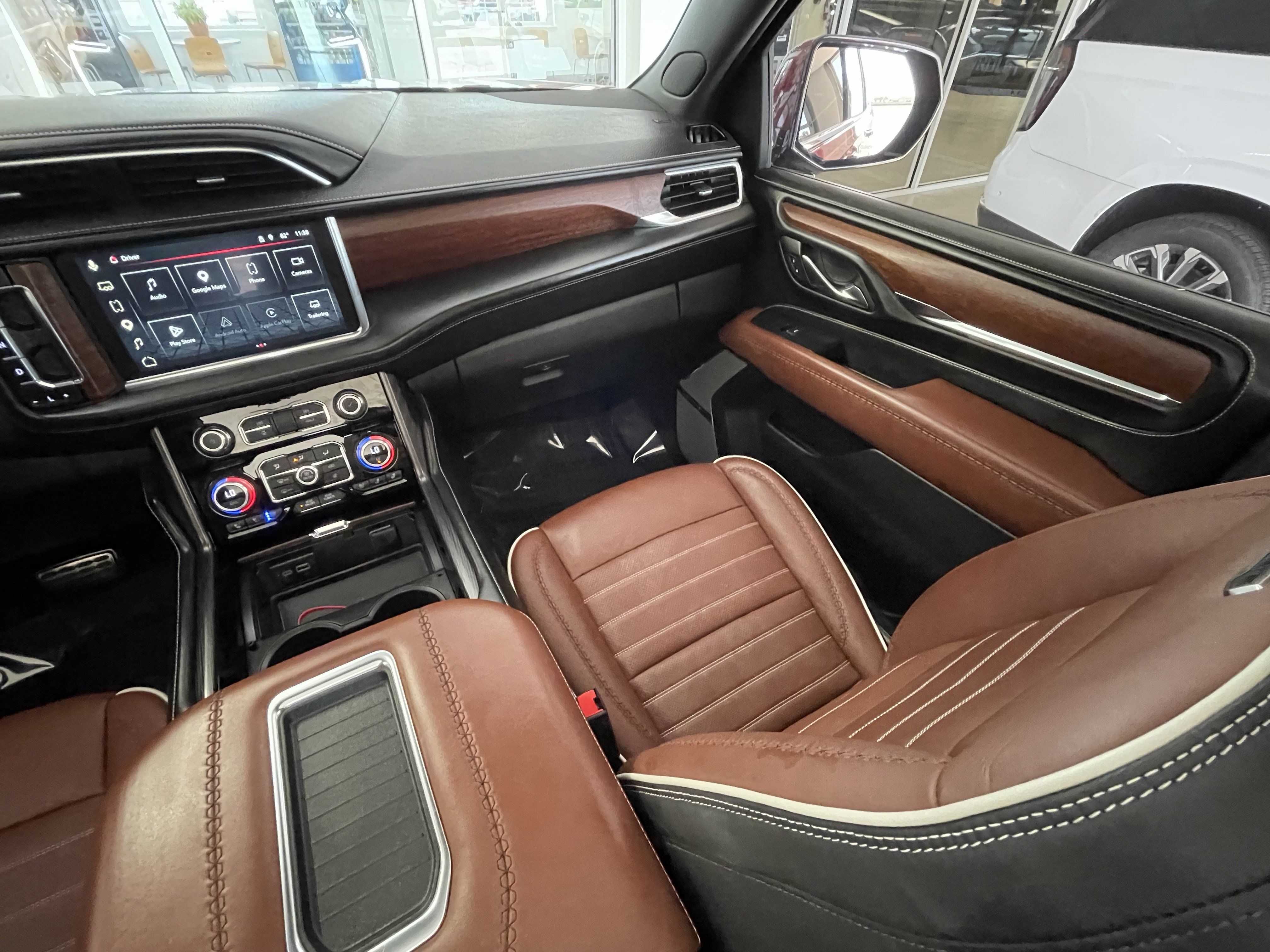 Certified 2023 GMC Yukon Denali Ultimate w/ LPO, Floor Liner Package AWD/4WD image 39