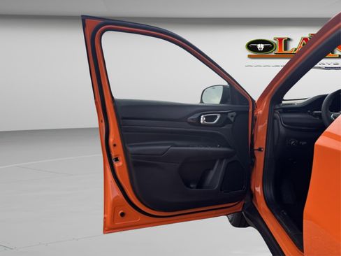 New 2026 Jeep Compass Latitude image 11