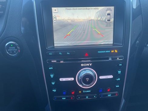 Used 2018 Ford Explorer Limited w/ Equipment Group 301A image 8