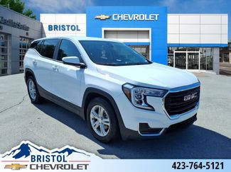 Used 2023 GMC Terrain SLE image 1