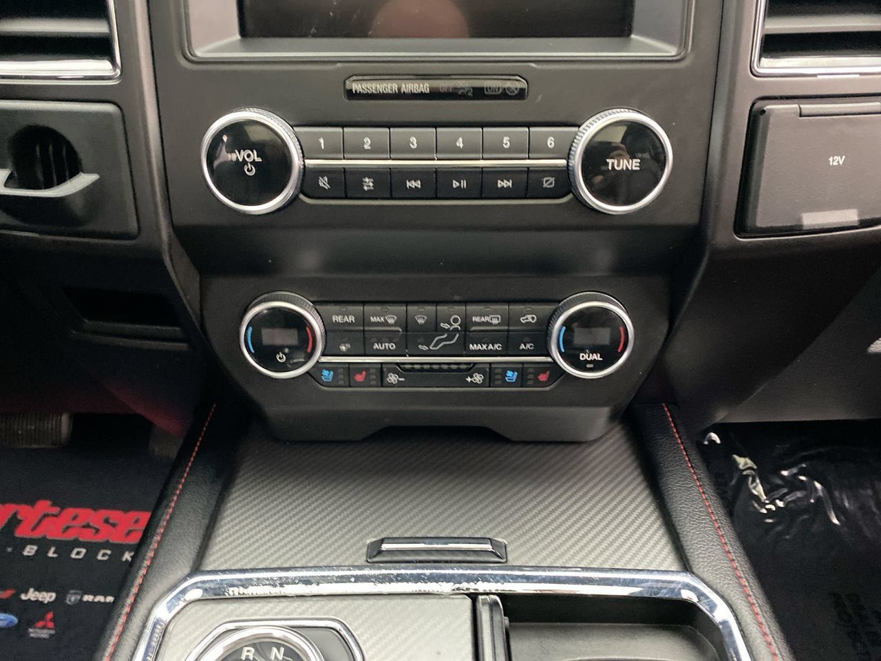 Used 2020 Ford Expedition Limited w/ Equipment Group 303A AWD/4WD image 22
