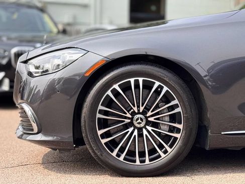 Used 2022 Mercedes-Benz S 500 4MATIC w/ 3D Technology Package image 11
