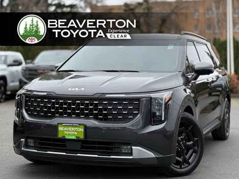 Used 2025 Kia Carnival SX image 1