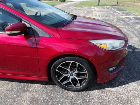 Used 2015 Ford Focus SE w/ SE Sport Package image 28