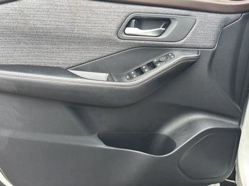 Used 2023 Nissan Rogue SV AWD/4WD image 35