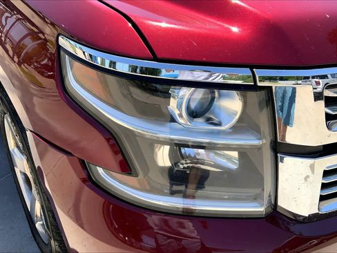 Used 2020 Chevrolet Suburban Premier AWD/4WD image 27