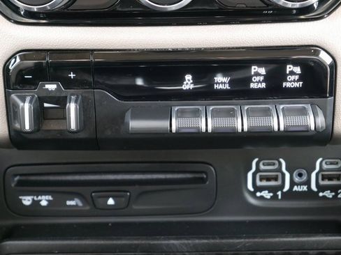 Used 2019 RAM 1500 Laramie image 20