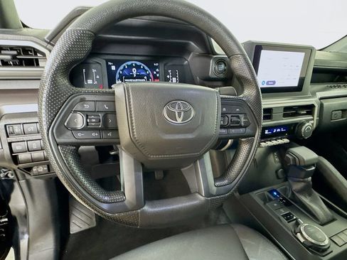Used 2025 Toyota Tacoma SR5 AWD/4WD image 11