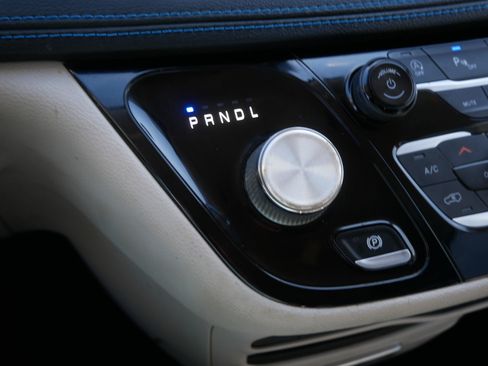 Certified 2021 Chrysler Pacifica Touring FWD image 25