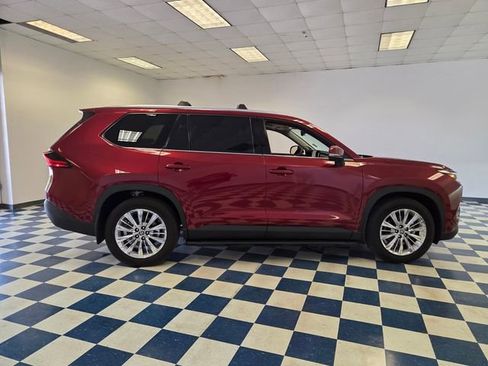 Used 2025 Toyota Grand Highlander AWD image 9