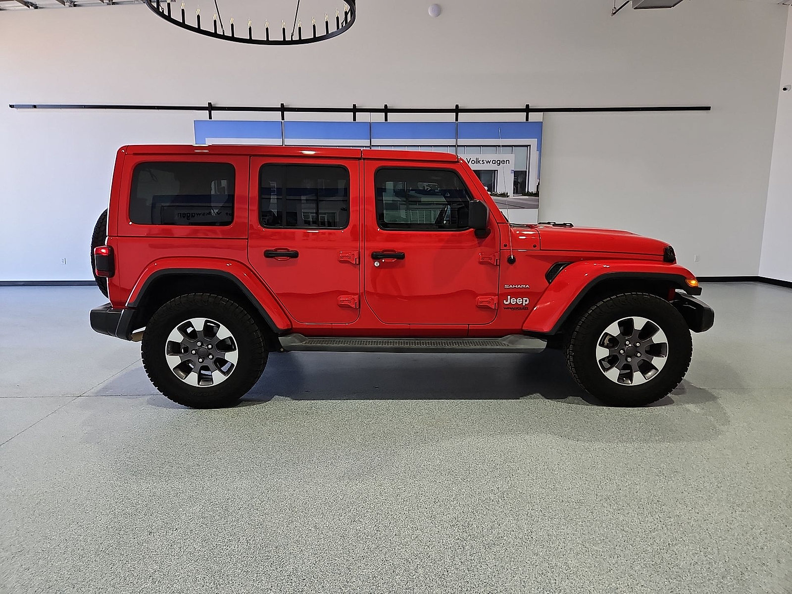 Used 2021 Jeep Wrangler Unlimited Sahara AWD/4WD image 9