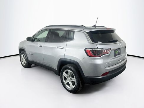 Used 2023 Jeep Compass Latitude w/ Sun and Sound Group AWD/4WD image 5
