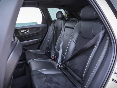 Used 2018 Volvo XC60 T6 R-Design w/ Convenience Package AWD/4WD image 18