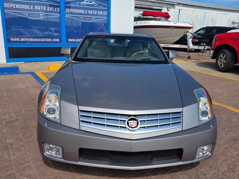 Used 2004 Cadillac XLR RWD image 3