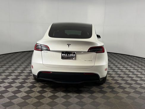 Used 2024 Tesla Model Y Long Range image 7