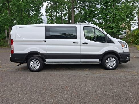 Used 2024 Ford Transit 250 Low Roof w/ Exterior Upgrade Package RWD image 8