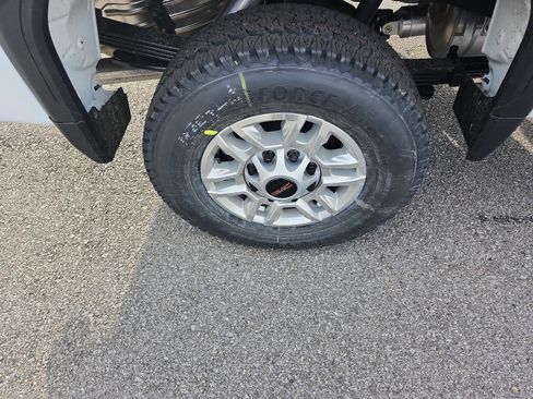 New 2026 GMC Sierra 2500 Pro w/ Convenience Package image 5