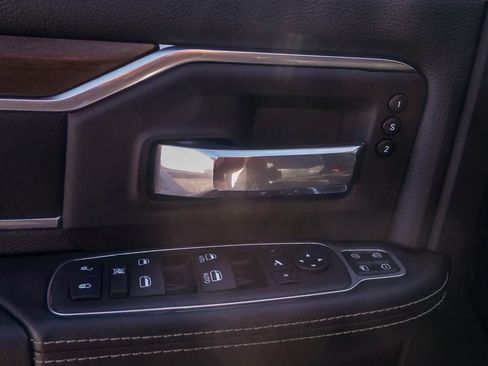 Used 2024 RAM 2500 Laramie image 19