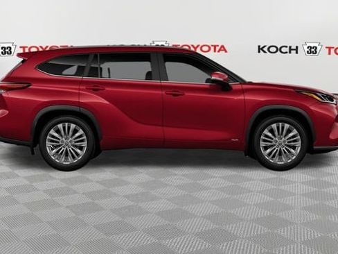 New 2026 Toyota Highlander Platinum image 13