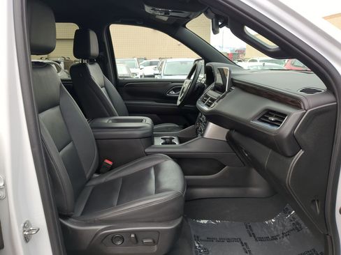 Used 2024 Chevrolet Suburban LT image 33